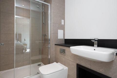2 bedroom apartment to rent, Gresham Road, Surrey TW18