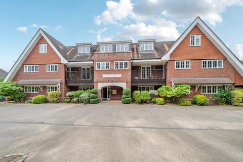 2 bedroom flat for sale, Waverley Lane, Farnham, Surrey, GU9
