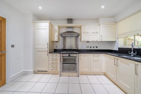 2 bedroom flat for sale, Waverley Lane, Farnham, Surrey, GU9
