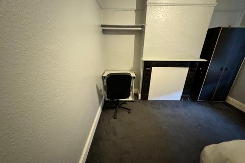 5 bedroom house of multiple occupation to rent, Broomfield Road, Coventry CV5