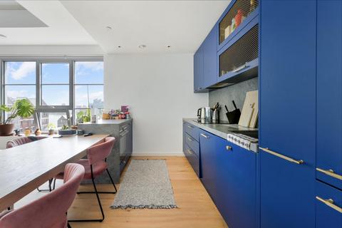 2 bedroom flat for sale, Douglass Tower, 9 Goodluck Hope Walk, London, E14