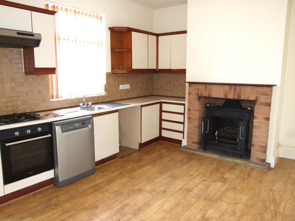 DSCF3726[1] kitchen 3 9 Cross Rd