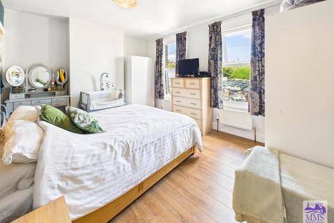 15 Gravesend Road, Rochester, ME2 3PH