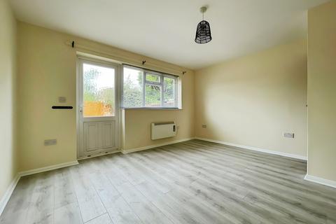 2 bedroom terraced house to rent, High Street, Harrold, MK43
