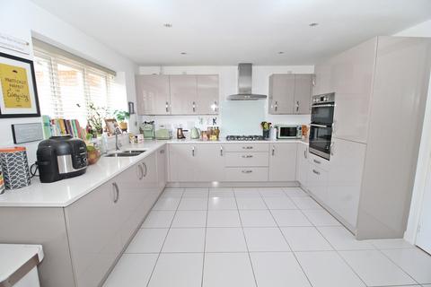 5 bedroom detached house for sale, Ryder Way, Flitwick