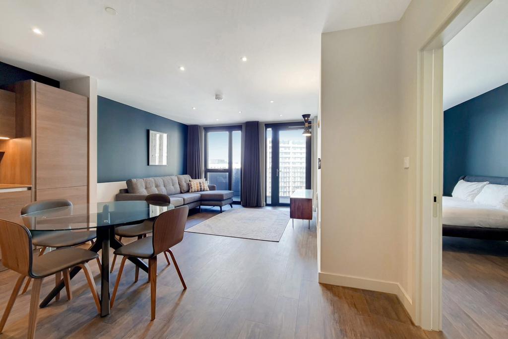 718a121b99938647a9e0a3c689a5