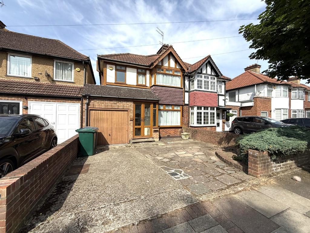 The Greenway, London, Greater London... 4 bed semi-detached house - £ ...