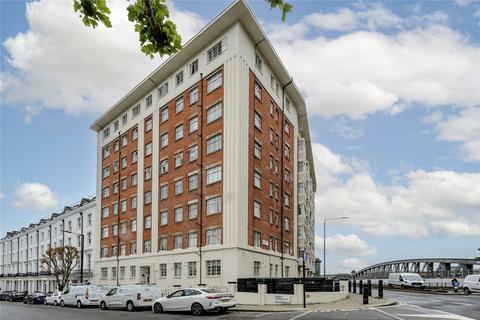 Studio to rent, Orsett Terrace, London, W2