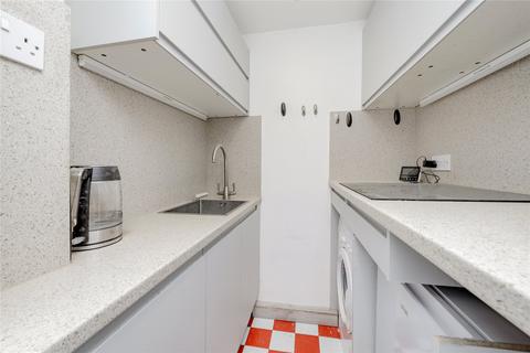 Studio to rent, Orsett Terrace, London, W2