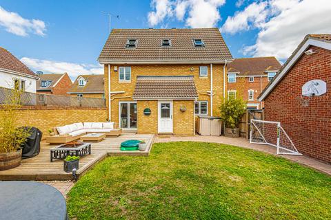 4 bedroom detached house for sale, Nesbit Close, Wickford, SS12