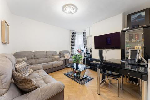 1 bedroom flat for sale, Comber Grove, London, SE5