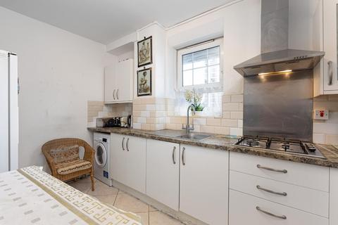 1 bedroom flat for sale, Comber Grove, London, SE5