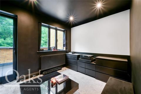39 Dickensons Lane, London, SE25 5HS