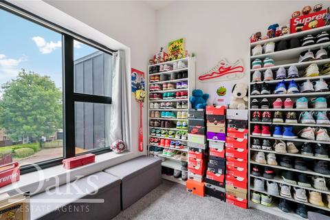 39 Dickensons Lane, London, SE25 5HS