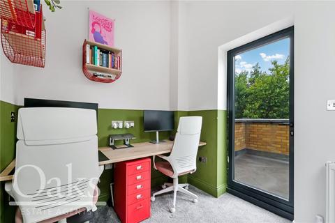 39 Dickensons Lane, London, SE25 5HS