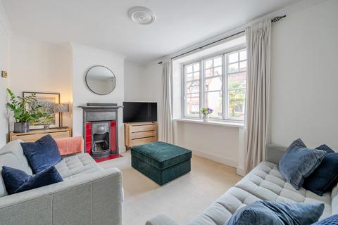 undefined, Station Road, West Byfleet, KT14