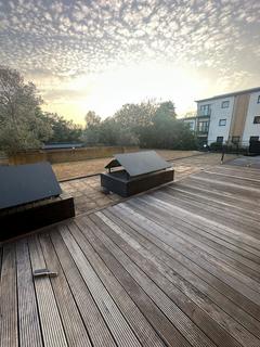 Flat to rent, London, RM7