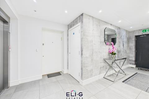 3 bedroom flat for sale, Newlands House, Tenterden Grove, NW4