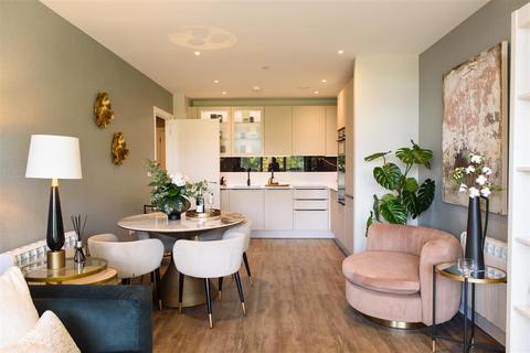 2 bedroom flat for sale, Tonbridge Road, Hildenborough, Tonbridge