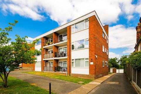 2 bedroom apartment for sale, Castle Avenue, Highams Park