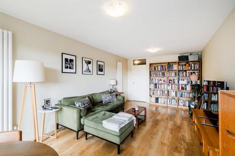 2 bedroom apartment for sale, Castle Avenue, Highams Park