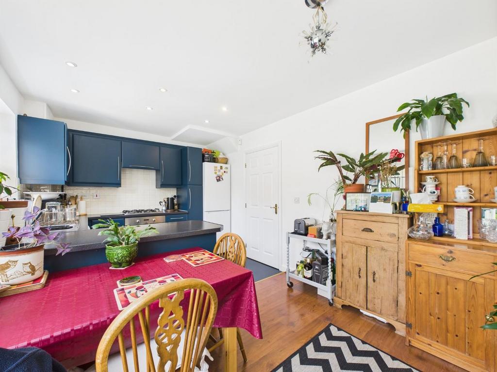 CAM01268 G0-PR0355-STILL004.jpg