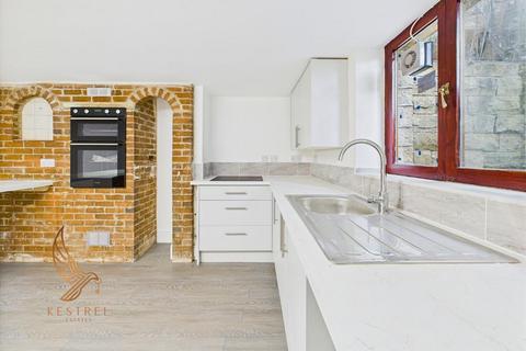 2 bedroom end of terrace house for sale, Hope Street, Huddersfield HD3