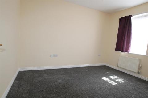 undefined, Glandford Way, Chadwell Heath, Romford, RM6 4US