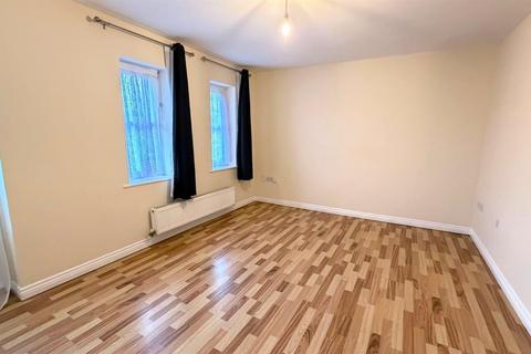 2 bedroom apartment for sale, Glandford Way, Chadwell Heath, Romford, RM6 4US