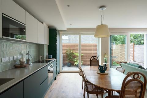 undefined, Manor Park II, Manor Park, London SE13