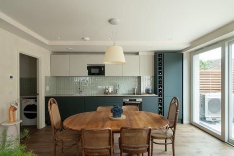 undefined, Manor Park II, Manor Park, London SE13