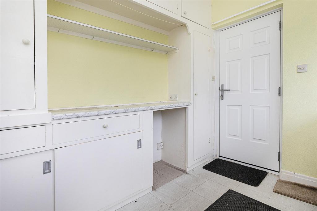 Bramleys Estate Agents - Lumb Lane - Almondbury (1