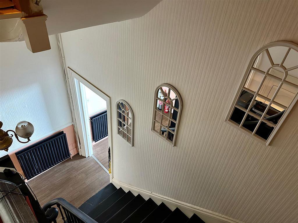 Hall To Private Living.jpg