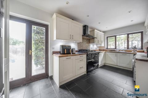 4 bedroom end of terrace house for sale, Waterside Mews, Guildford GU1