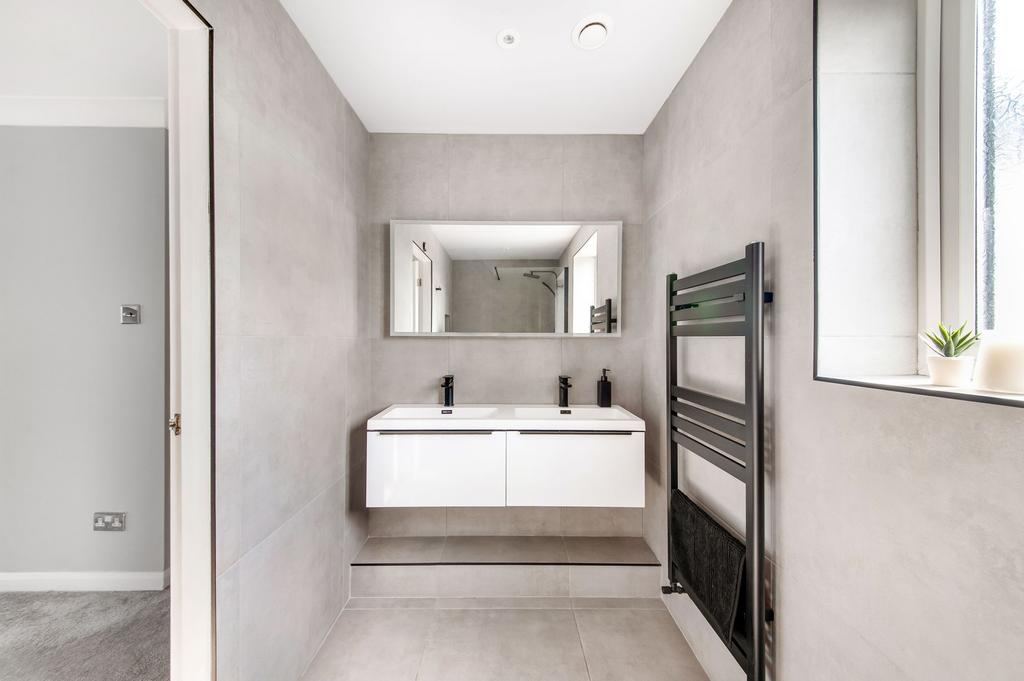 Bedroom one en suite