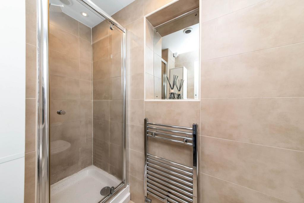 Bedroom two en suite