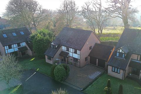5 bedroom detached house for sale, Stables Court, Marlow, Buckinghamshire, SL7
