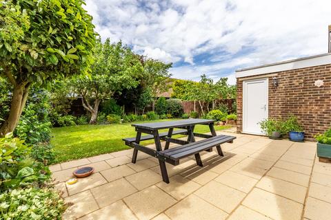 4 bedroom detached house for sale, Dines Close, Wilstead