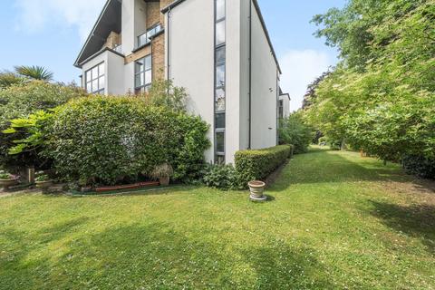2 bedroom flat for sale, Meadowcourt Road, Blackheath, London, SE3