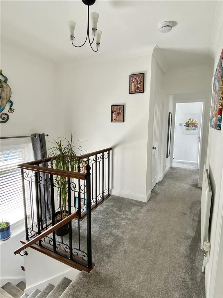 1 Cruckton Close-10.jpg