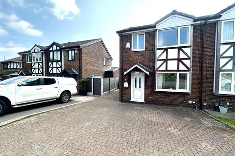 3 bedroom semi-detached house for sale, Blair Close, Shaw