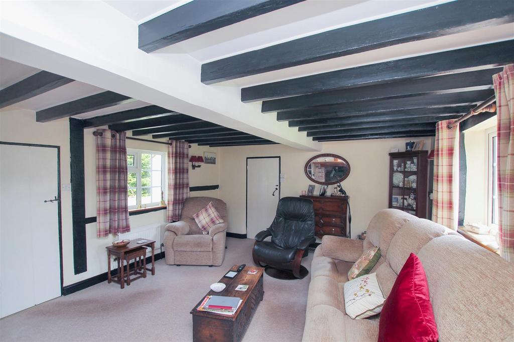 Living Room.JPG