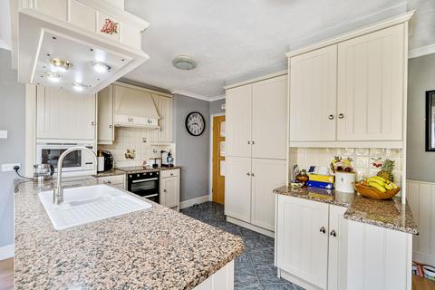Summerhill Mill Lane, Swindon, SN1 4HG