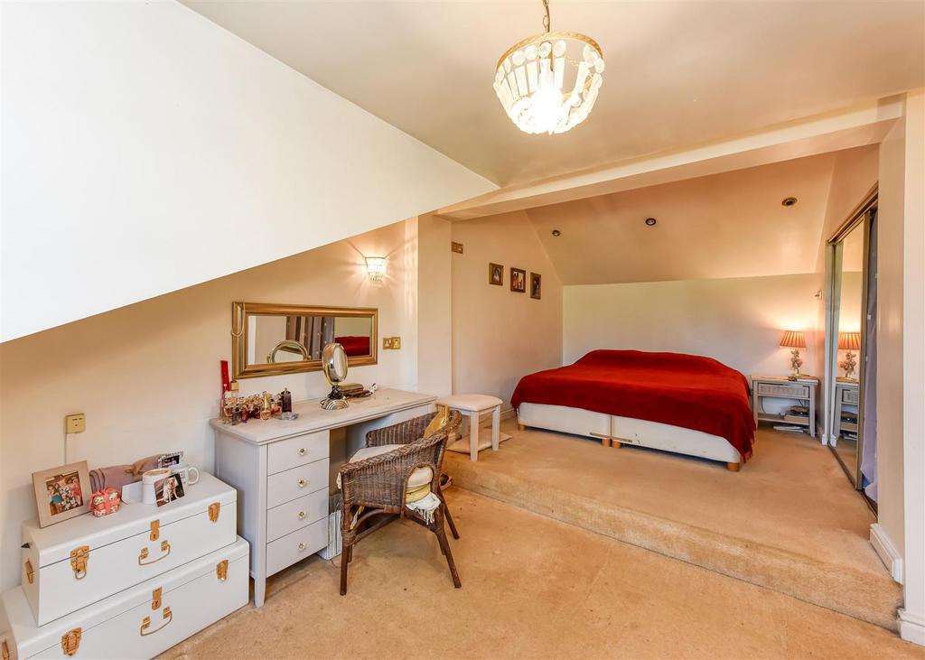 Earlswood Lodge-Bedroom 1.jpg