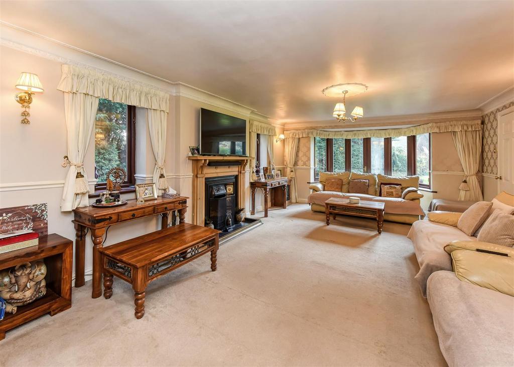 Earlswood Lodge-Living Room (2).jpg