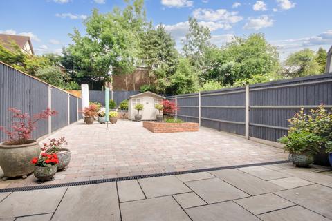 23 Sunnyside Close, East Grinstead, RH19 4QW