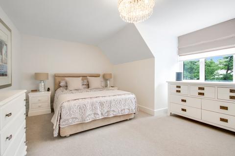 23 Sunnyside Close, East Grinstead, RH19 4QW