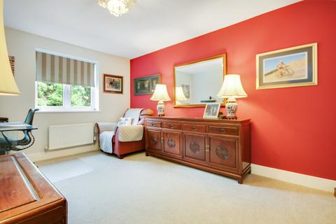 23 Sunnyside Close, East Grinstead, RH19 4QW