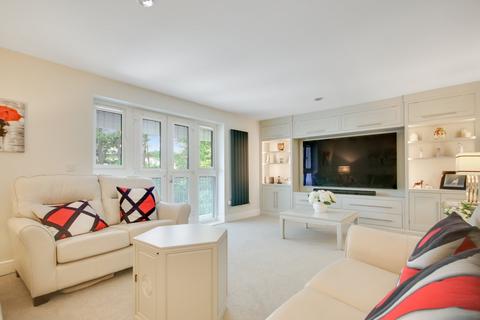 23 Sunnyside Close, East Grinstead, RH19 4QW