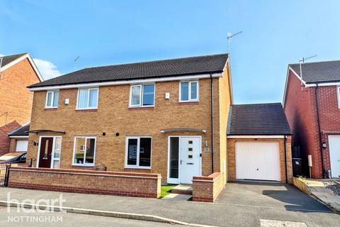 3 bedroom semi-detached house for sale